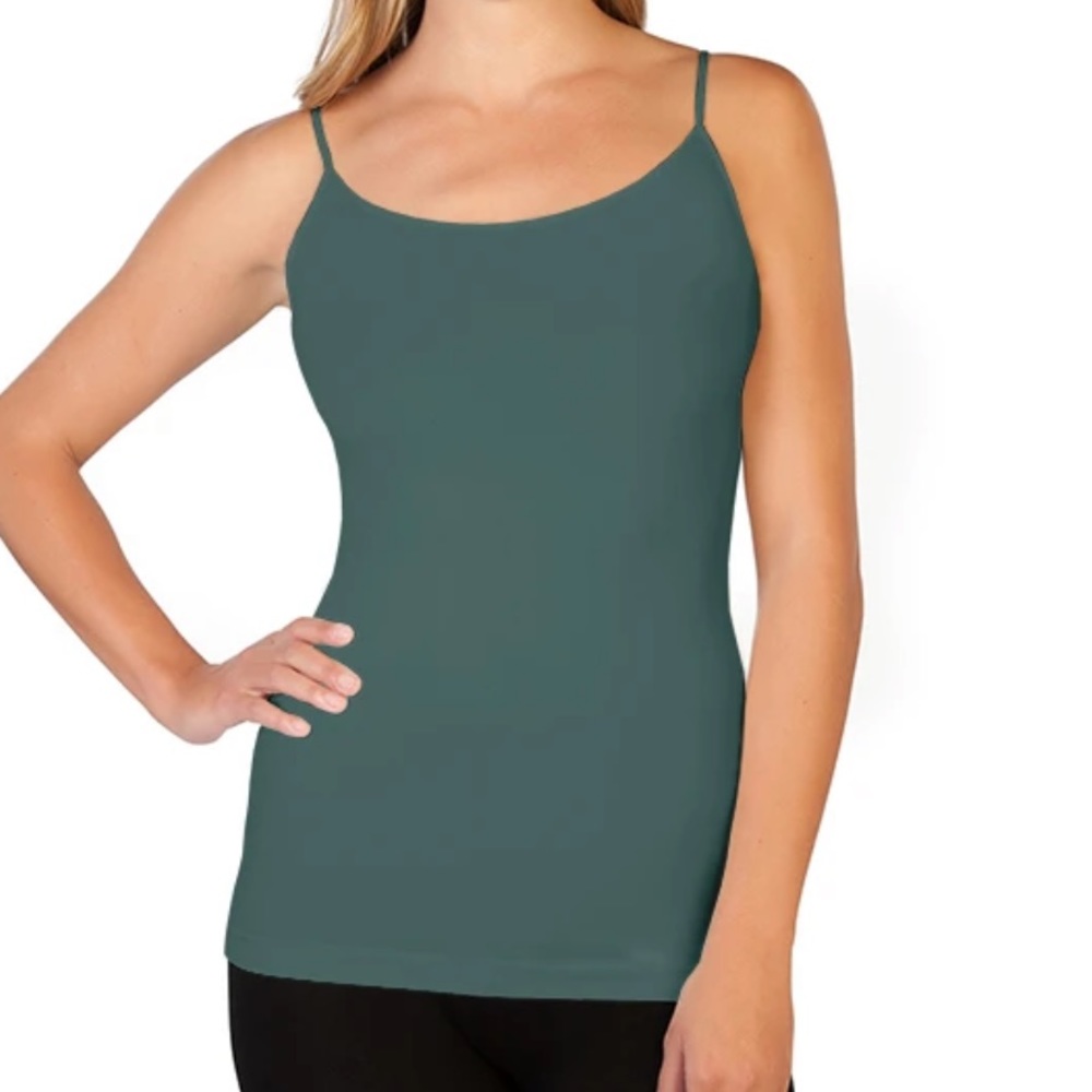 Skinnytees seemless Cami. NWT
Size: One Size (fits most 0-14)